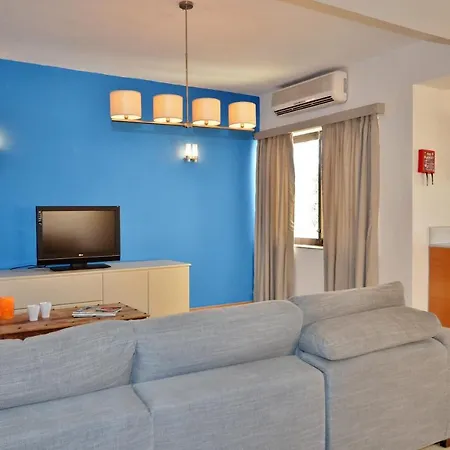 City Living Tk 3 Rm 2 Pensión