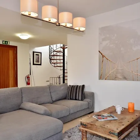 City Living Tk 3 Rm 2 3* San Julián